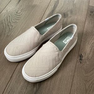 Keds NWOT womens size 7 slip on shoes
